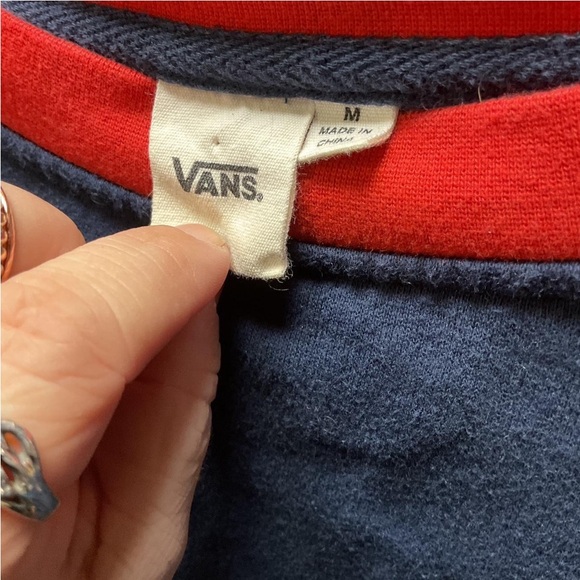 Medium Vans cropped sweatshirt with a relaxed fit, Good condition - Picture 4 of 5